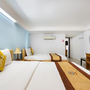 Janus Hotel 168